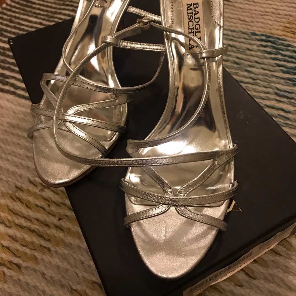 Impeccable Badgley Mischka Strappy Silver Heels